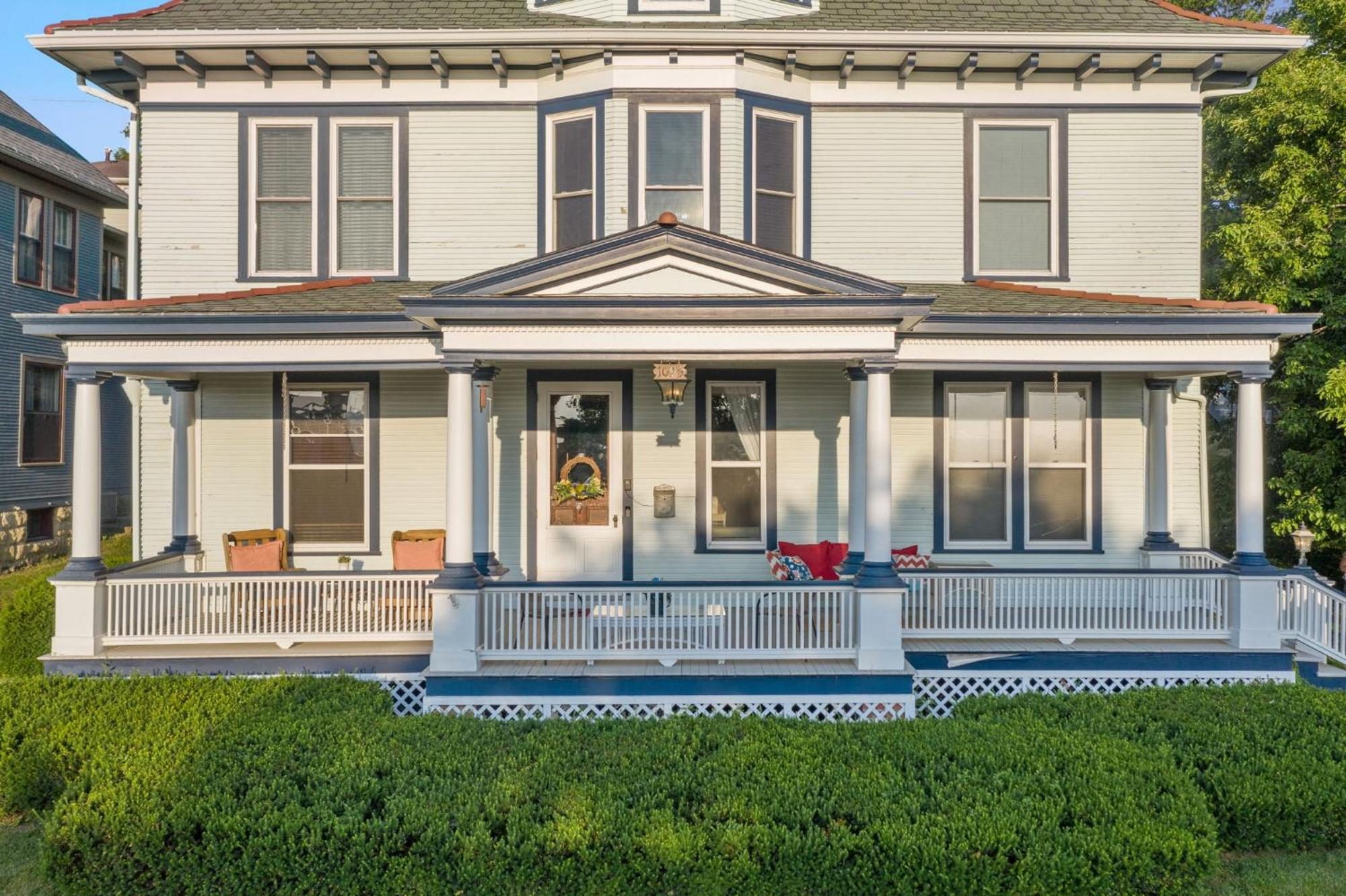 Dubuque'S Front Porch, Historic Charmer, Walk Downtown Exterior foto